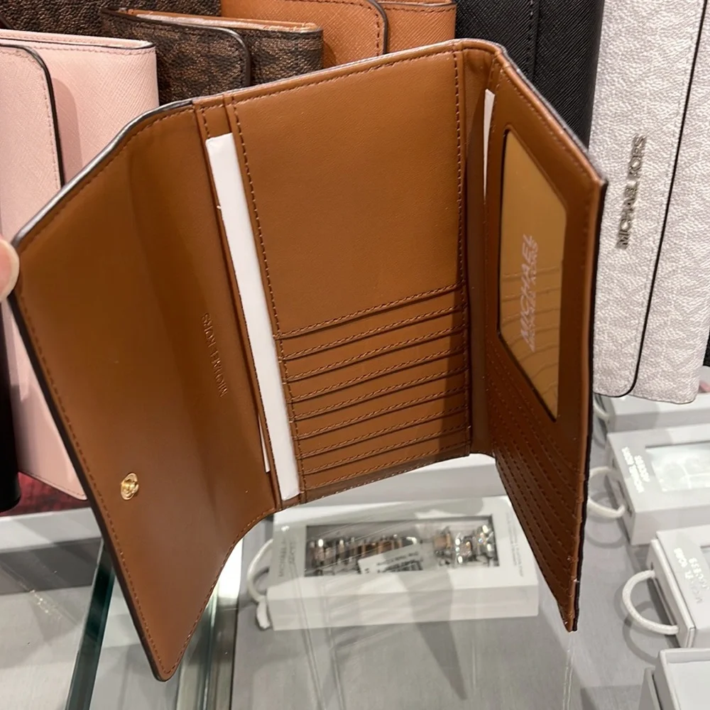 MICHAEL KORS JET SET TRV LARGE TRIFOLD VANILLA - Picture 8 of 16